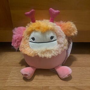 Valentine’s Day Exclusive Caparinne Bigfoot Heart Squishmallow 5” NWT 💝💘